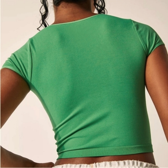 NWOT Free People Intimately Seamless Cap Sleeve Baby Tee Size XS/S Irregular - Picture 3 of 9